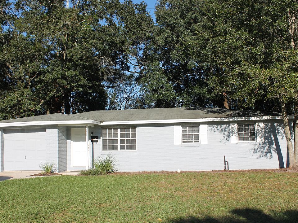 1st image of 7635 Praver Dr E