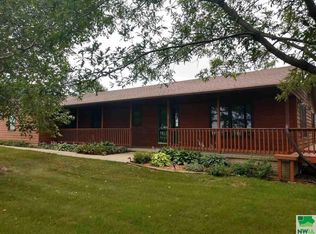 3177 370th St, Sioux Center, IA 51250