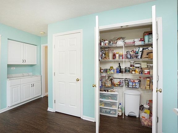 5th image of 6695 Alana Ct