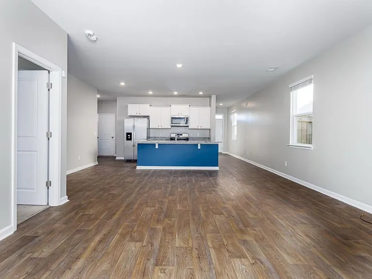 833 Kirby Ct — Photo 4