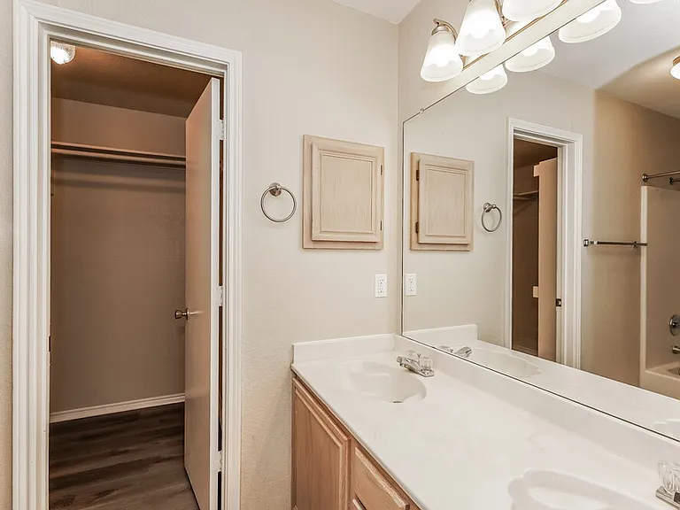 4001 Periwinkle Dr — Photo 12