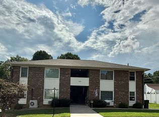 1707 N Main St APT C2, Mount Airy, NC 27030