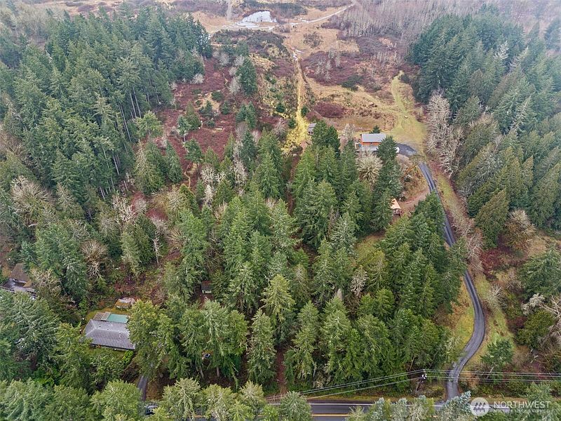 3rd image of 2641 28th Avenue NW