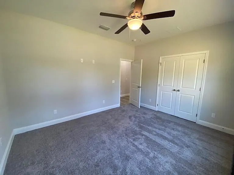 422 Little John Rd — Photo 17