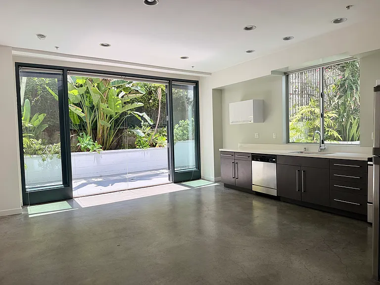 ECHO Lofts, True luxury Two Story Live/Work Townhouses — Photo 19