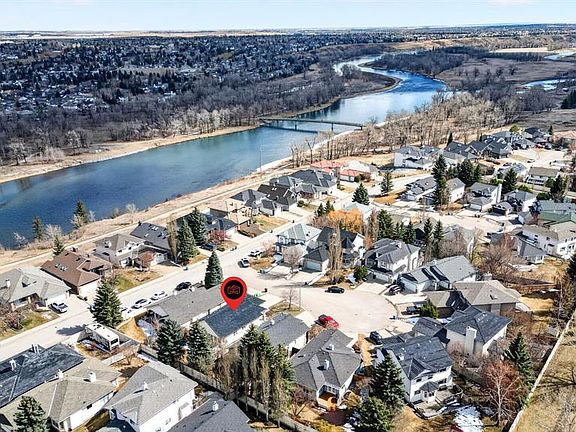 4th image of 711 Diamond Ct SE