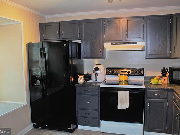 2nd image of 1314 Stockett Sq
