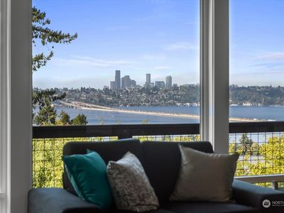 6900 SE 33rd Street, Mercer Island, WA, 98040
