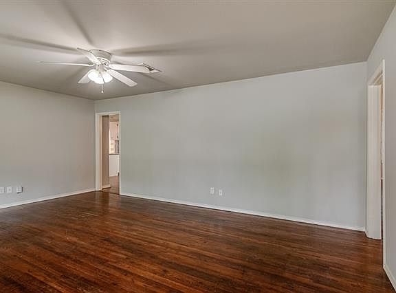 4th image of 413 Crandle Dr