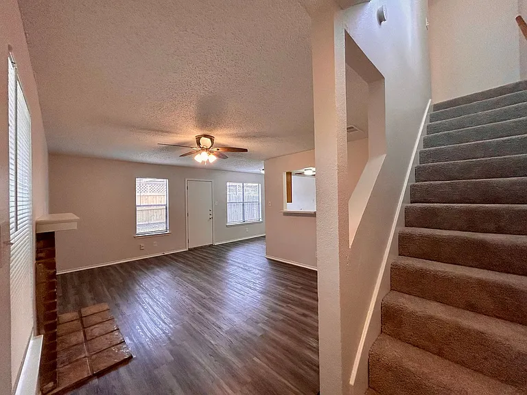 9300 Kempler Dr — Photo 3