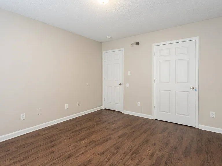 918 Fiske St #4 — Photo 3