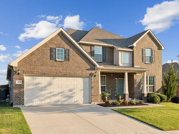 1924 Brahorn Ln, Fort Worth, TX 76131