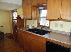 5th image of 410 N Washington Ave