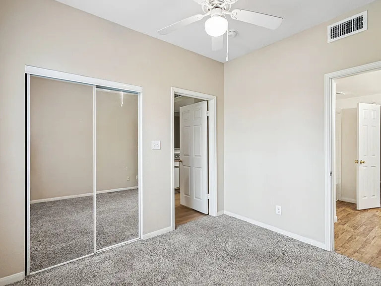 Chelsea Apartments — Photo 13