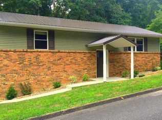 111 Greenbrier Dr, Ripley, WV 25271