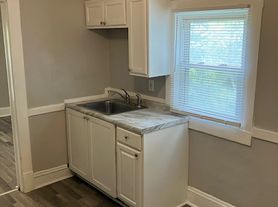 3995 Valley Road - 4, 4