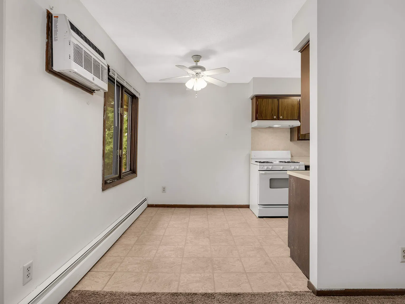 1 bed, 700 sqft, $1,245 — Photo 2