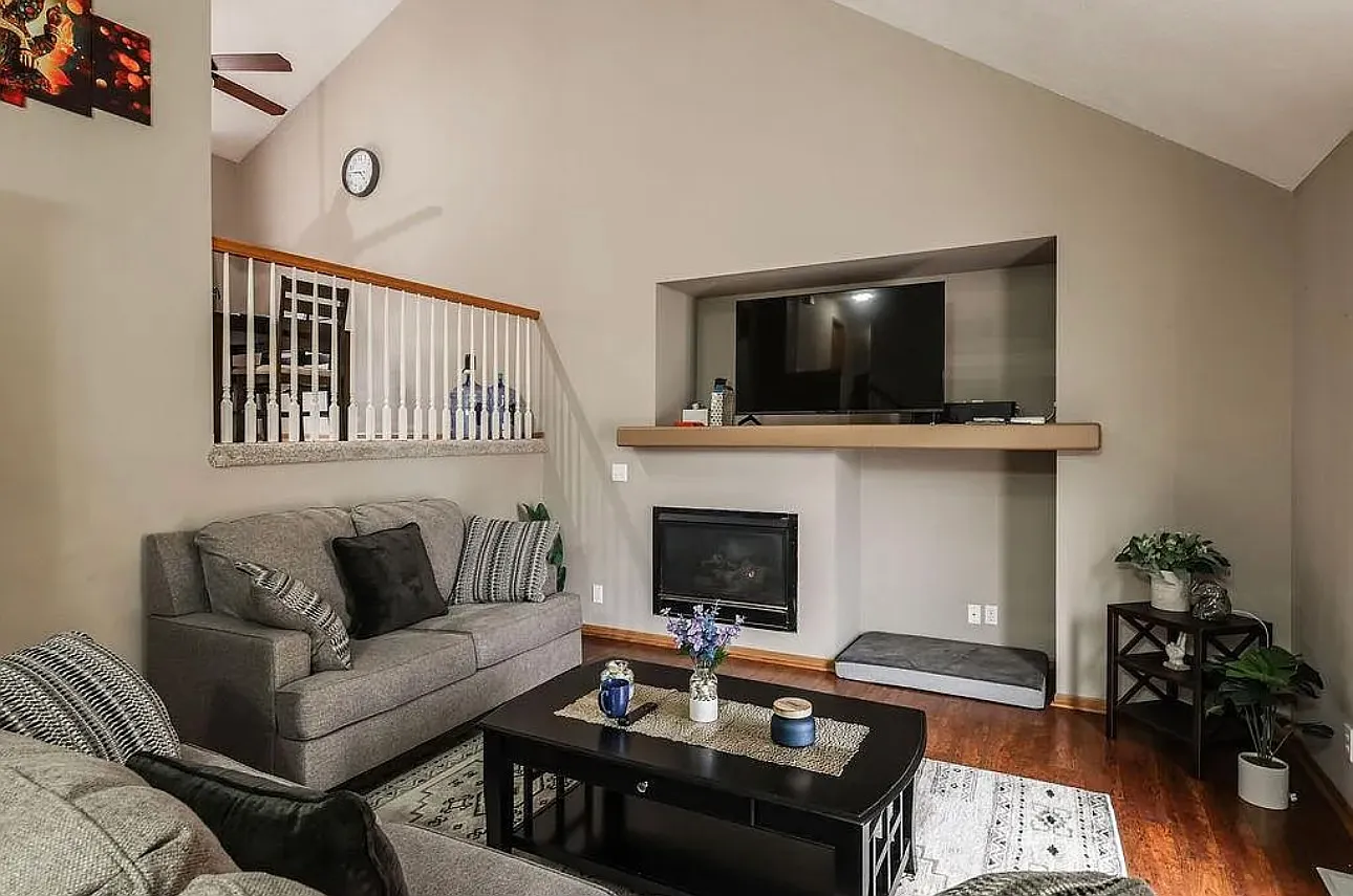 3 bed, 1479 sqft, $2,150 — Photo 4