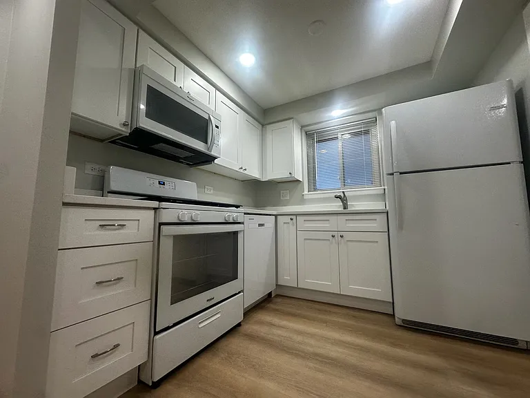 6317 N Milwaukee Ave #3B — Photo 1