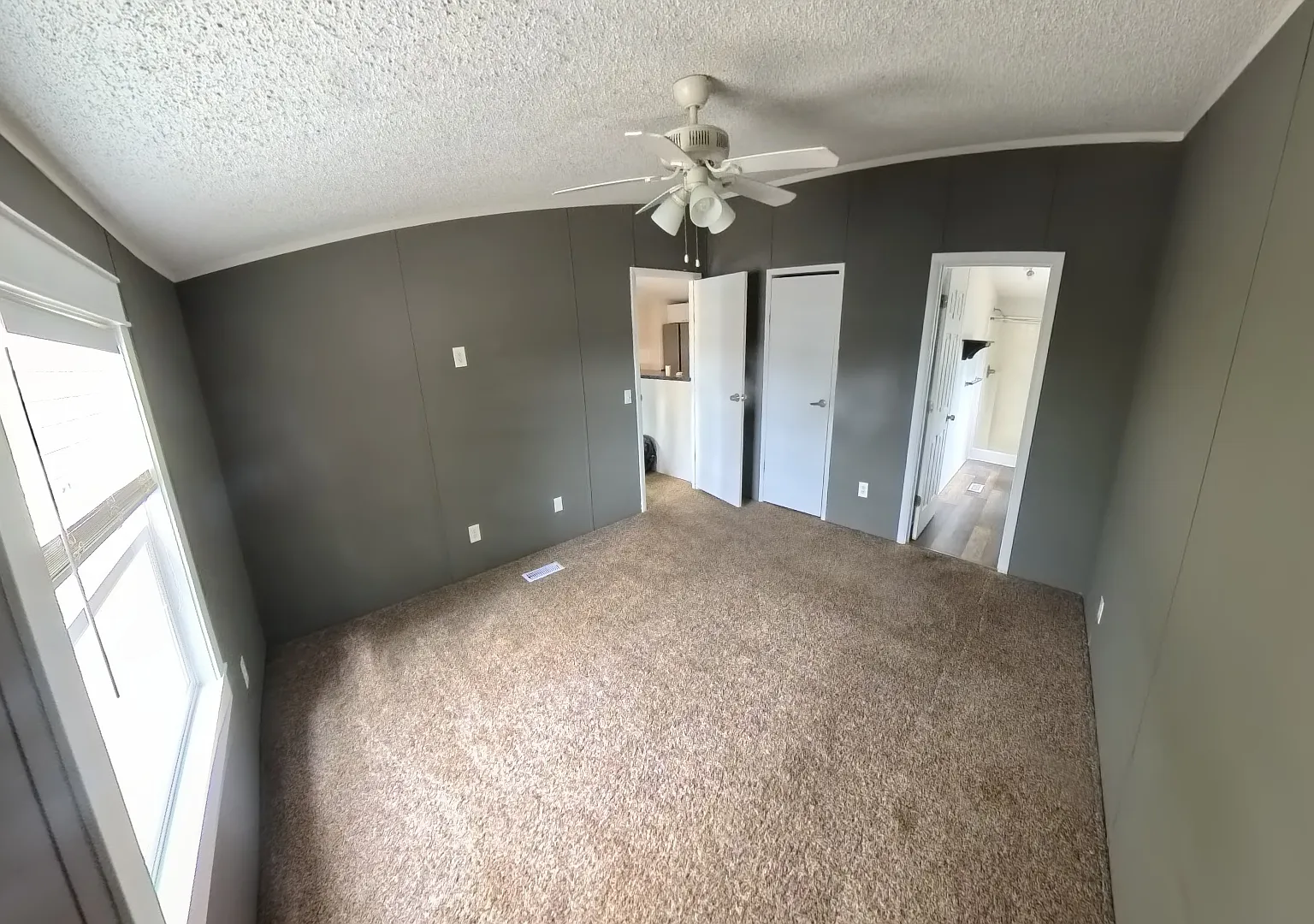 3 bed, 1040 sqft, $2,000 — Photo 4