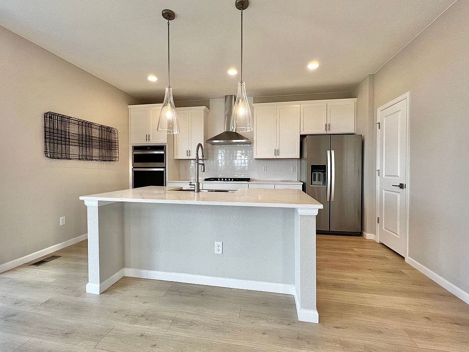 1st image of 2494 Cottongrass Ave