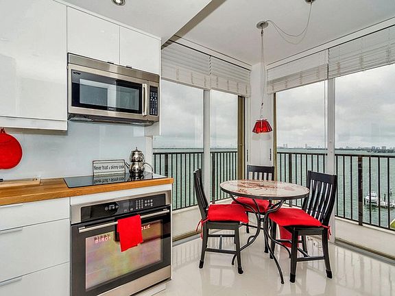 Tastefully updated. Corner unit !