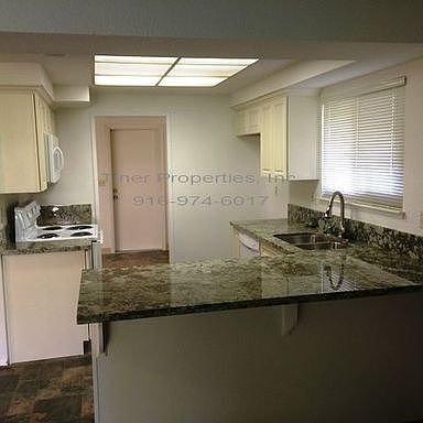 4th image of 6405 Lincoln Ave