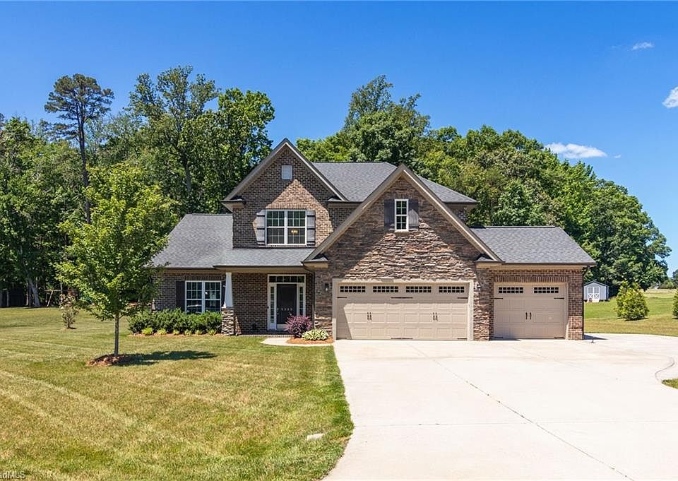 1st image of 5009 Labella Ct