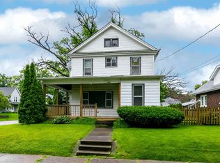 1124 24th St, Moline, IL 61265