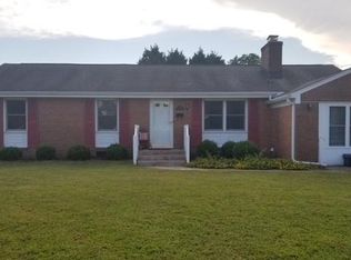 4 Calvert Dr, Newport News, VA 23601