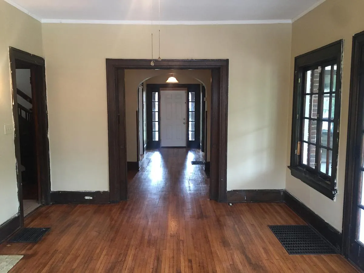 8 bed, 3.5 bath, 3155 sqft, $7,643 — Photo 3