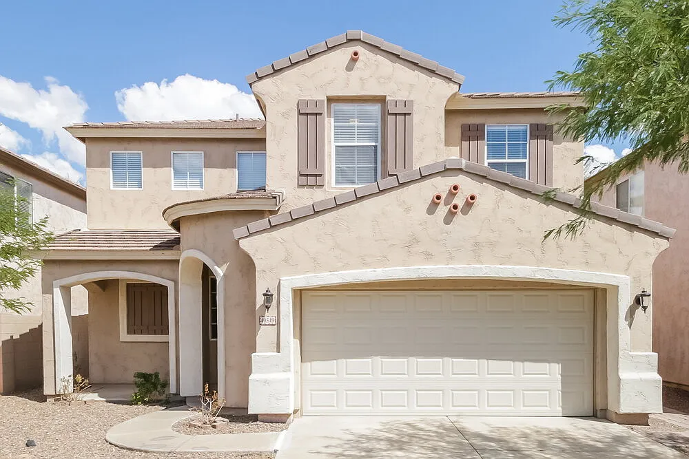 3 bed, 2.5 bath, 1649 sqft, $1,865 — Photo 1