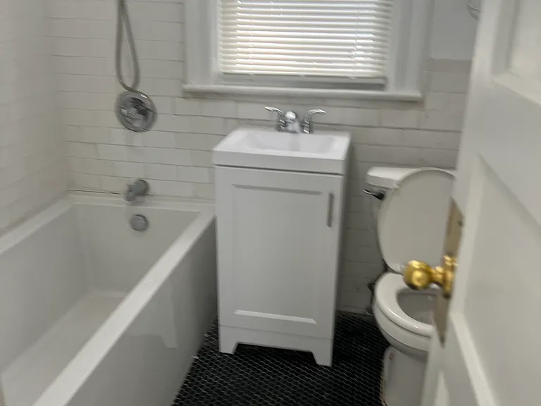 44 E 36th St #1 — Photo 16