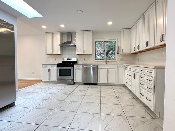 3rd image of 648 Wood St