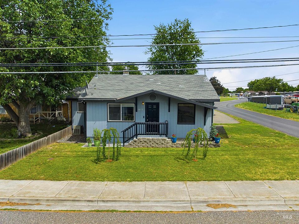 1st image of 3419 8th St