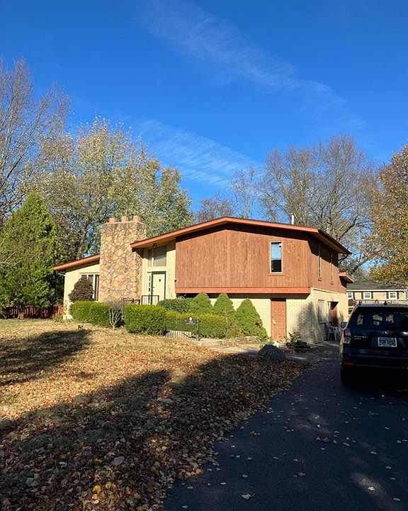 1st image of 3904 N Lakeshore Dr