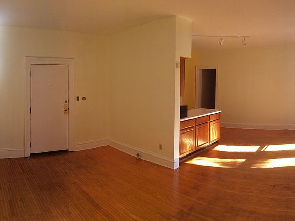 3rd image of 309 N Livingston St APT 1A