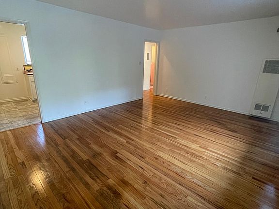 4th image of 2232 N Beachwood Dr #19