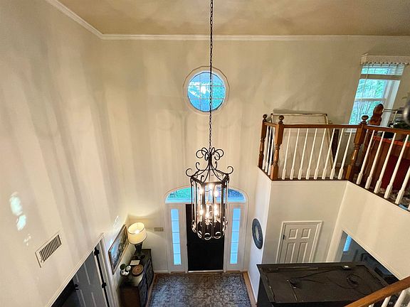 4th image of 11 Riverwood Pl