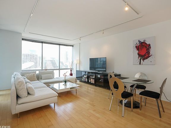 5th image of 8 E Randolph St Unit 2506