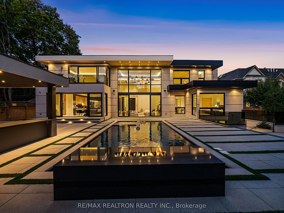 1st image of 32 Laureleaf Rd