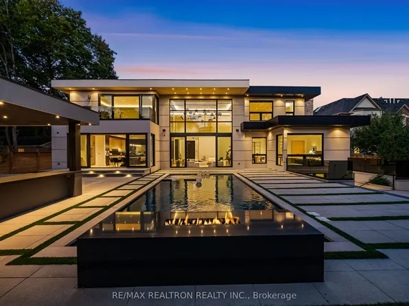 32 Laureleaf Rd, Markham, ON L3T 2X5