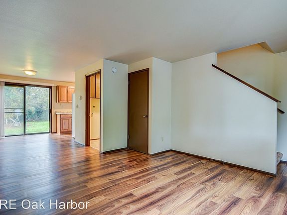 4th image of 1130 SW Harrier Cir APT 1
