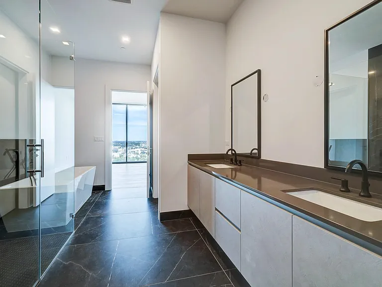 1711 Allen Pkwy #2001 — Photo 5