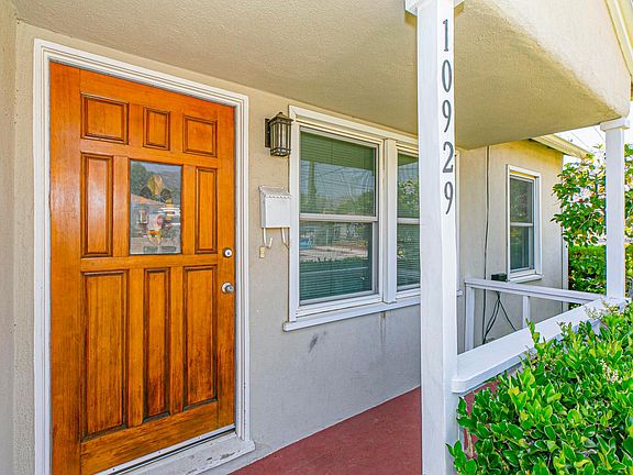 4th image of 10929 Whitegate Ave