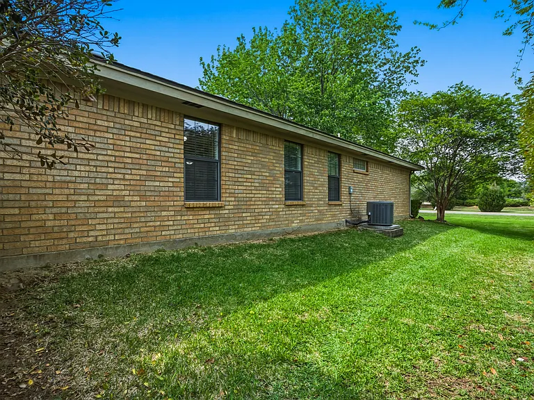 265 E Dove Rd — Photo 49