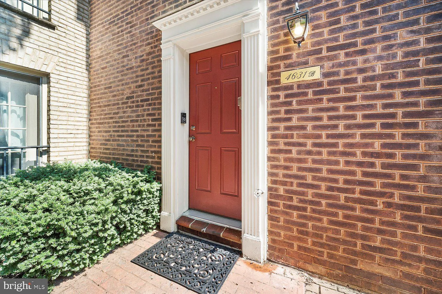 4631 Macarthur Blvd NW Unit B photo 1