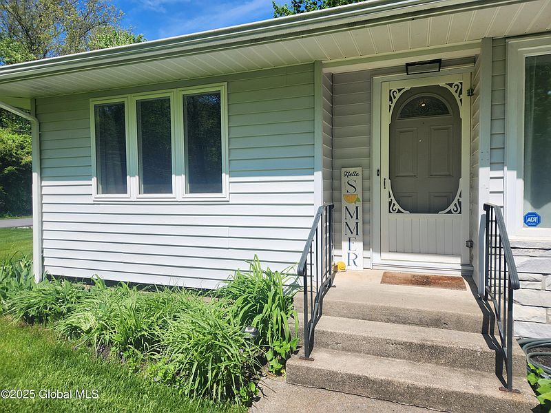 2nd image of 1 Laurel Road