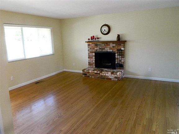 4th image of 18045 Barrett Ave