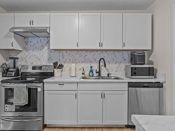 5th image of 2134 Detroit St